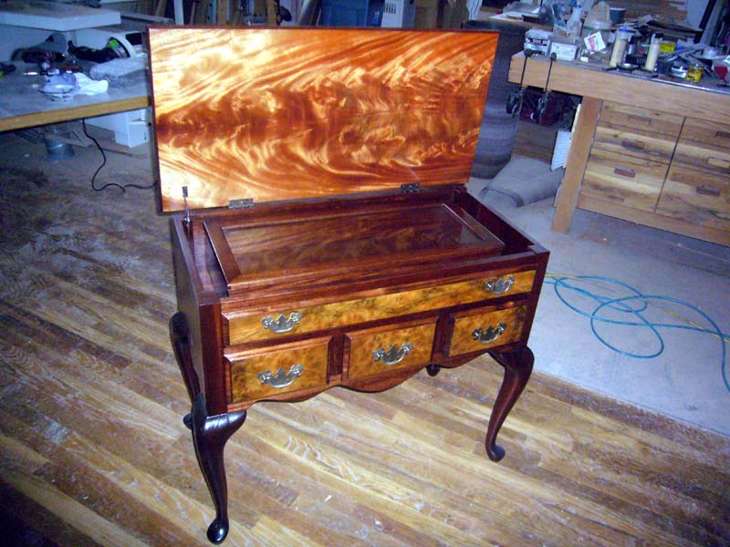 Queen Anne Dressing Table